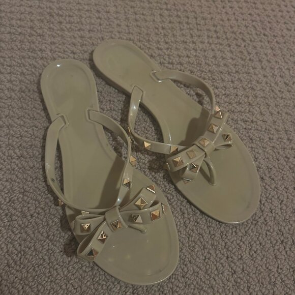 Womens Studded Jelly Flip Flops Sandals with Bow - Picture 2 of 2